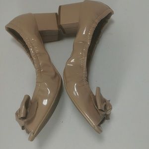 Nude Peep Toe Patent Leather Pumps